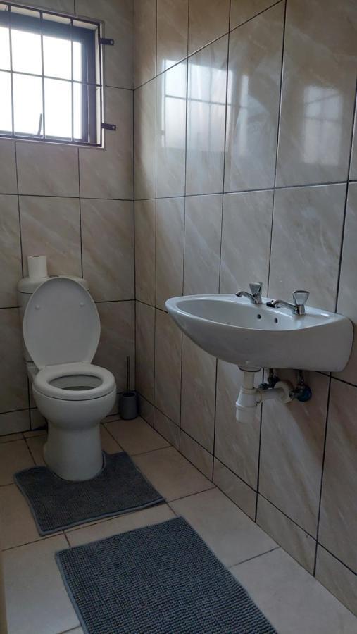 Mossie Inn Accommodation Свакопмунд Екстер'єр фото